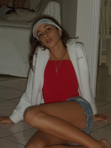 - - -Hony- - -(Ambre)